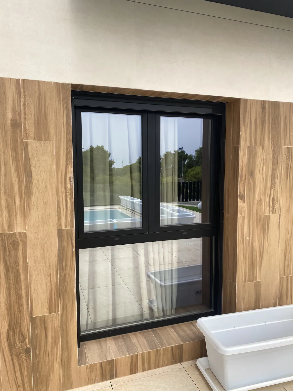 Ventana entregada, junta continua